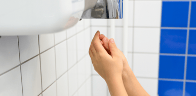 Secadores de manos: materiales seguros y resistentes